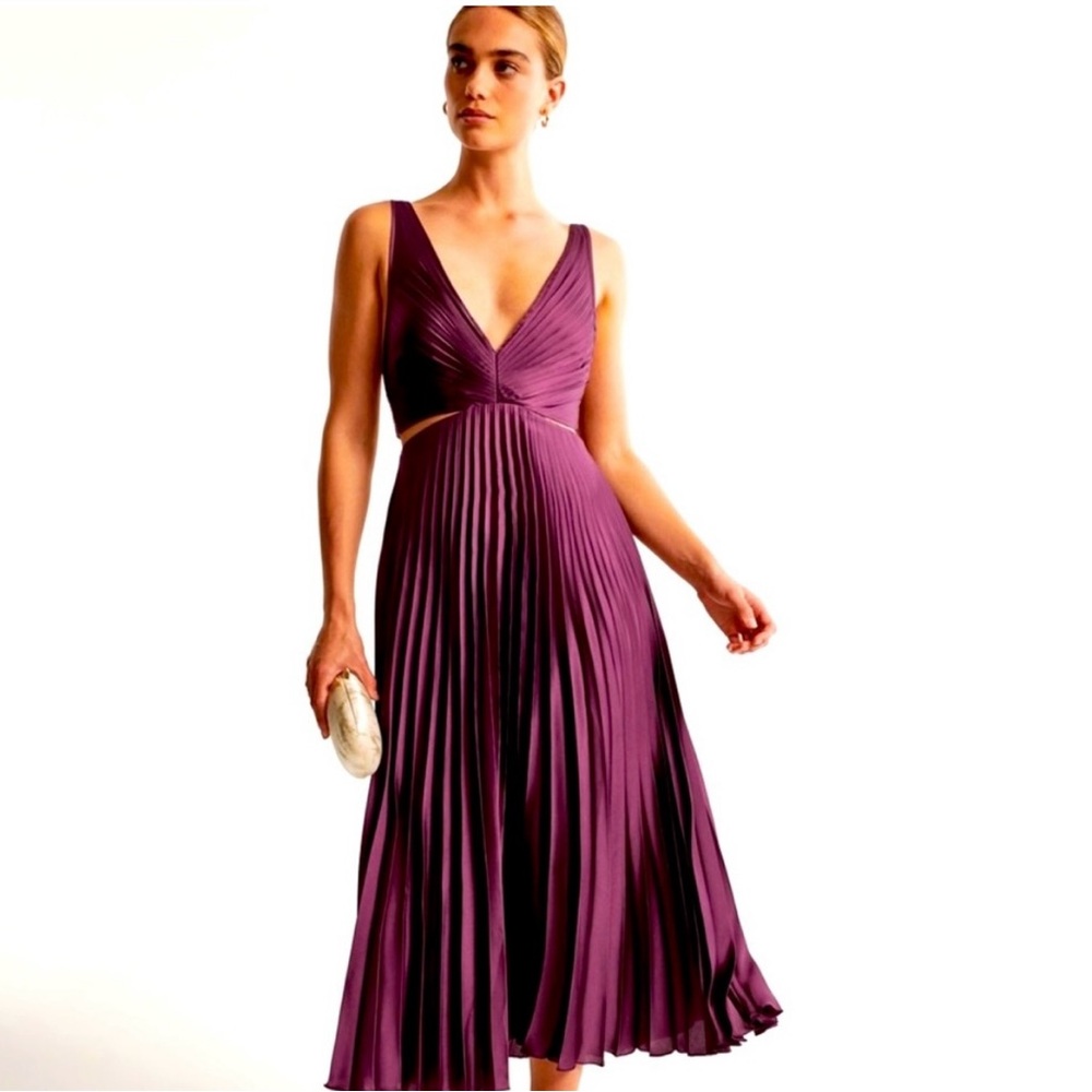 Abercrombie & Fitch NWT Pleated Giselle Maxi Dress in Plum Purple. Size XL